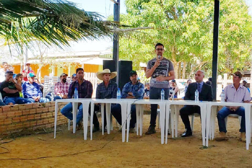 Em reunião com produtores rurais, Anderson Pereira garante lutar pela regularização fundiária de Minas Novas