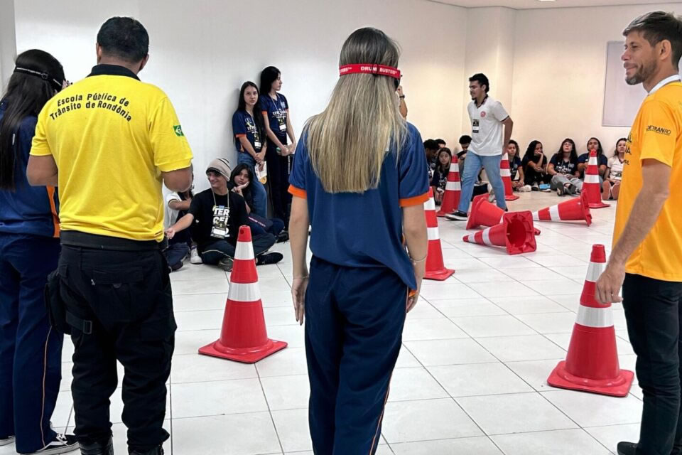 Estudantes participam de atividades durante lançamento da Campanha Maio Amarelo, em Porto Velho