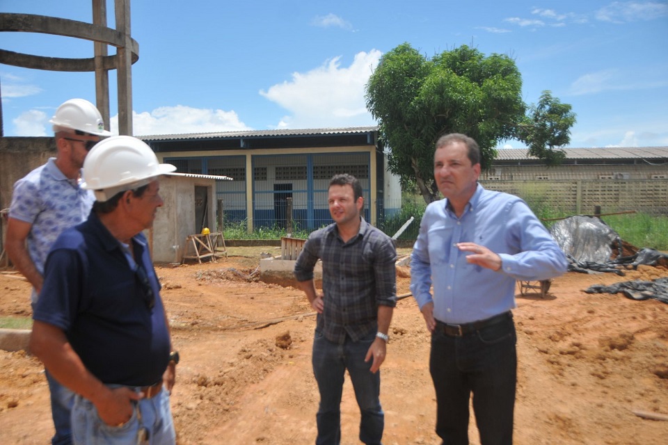 Prefeito parabeniza os engenheiros do município