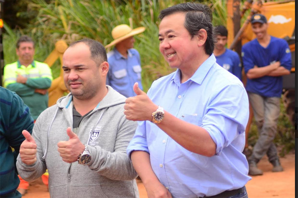 Prefeito Eduardo Japonês dá ordem de serviço para recuperação de 33 km nas linhas 130 e 135