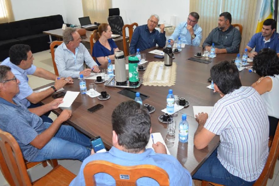 Autoridades debatem sobre melhorias na saúde de Rolim de Moura 