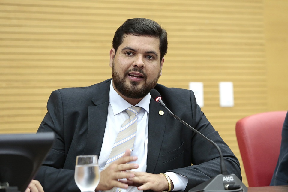 Jean Oliveira ressalta a importância da estadualização de estradas vicinais nos distritos da Ponta do Abunã