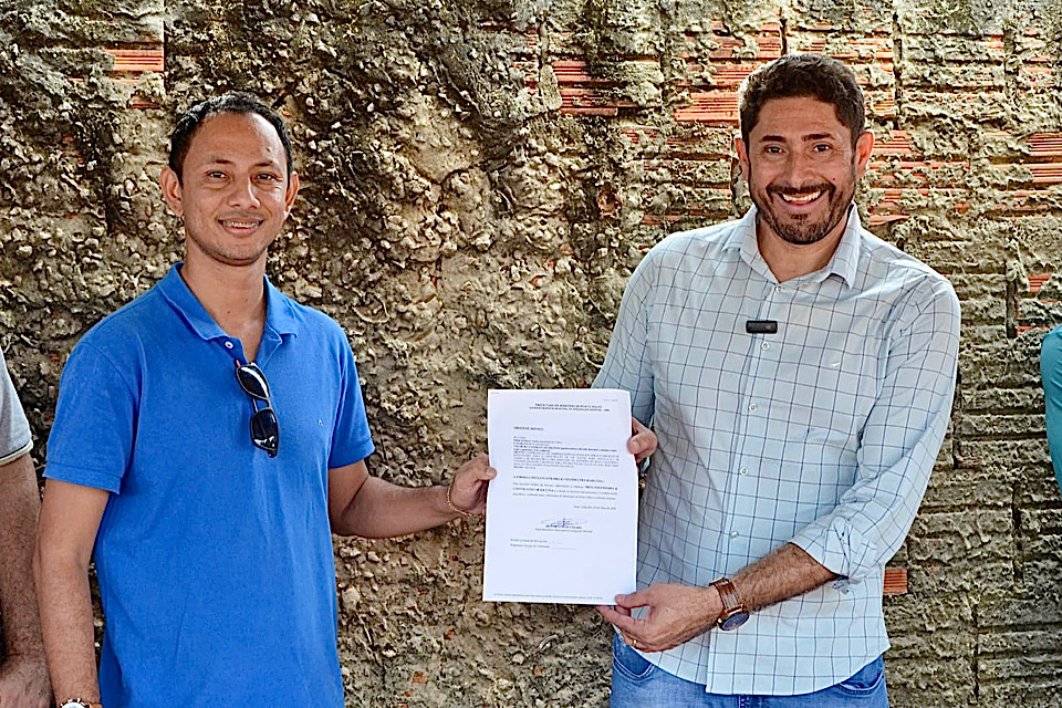 Marcio Pacele participa da assinatura de ordem de serviço para construção de galpão para fábrica de bloquete em Nova Califórnia