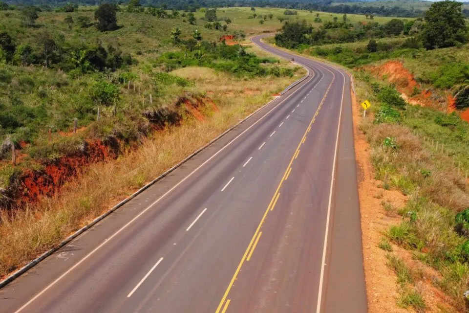 Pavimentação da RO-TransRondônia chega à etapa final com obras no Trevo da Pedra