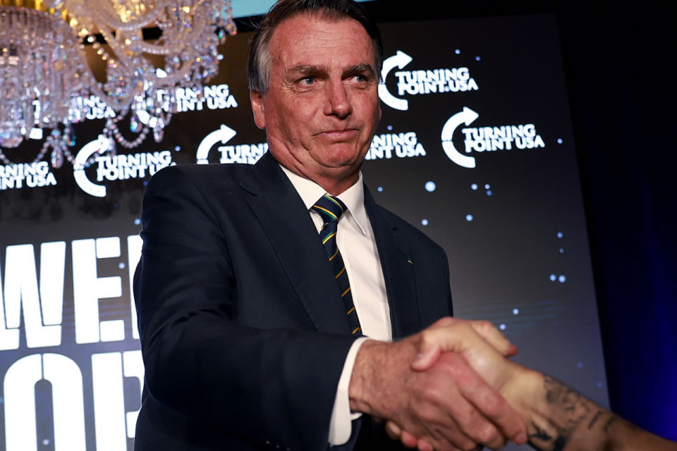 PF suspeita que Bolsonaro aguardava nos EUA desfecho da tentativa de golpe