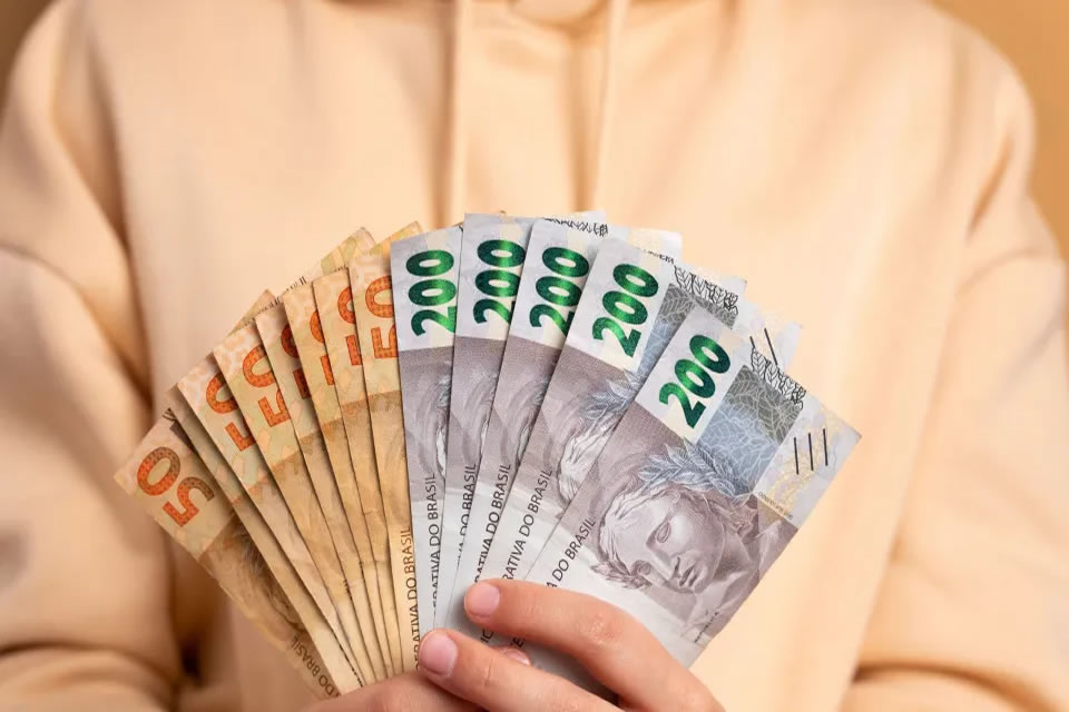 INSS antecipa consulta ao 13º; veja calendário e quem recebe benefício