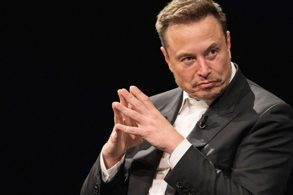 Musk defende uso de IA na criatividade e deixa recado para marcas que baniram publicidade no X