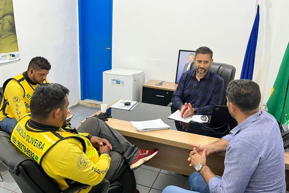 Vereador Marcio Pacele participa de reunião com mototaxistas e SEMTRAN para discutir melhorias no trânsito