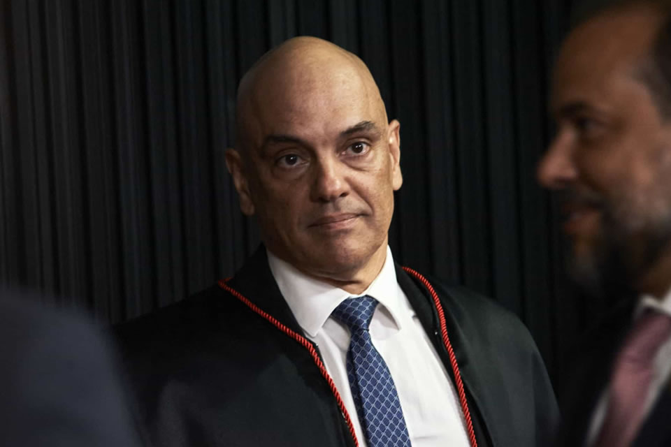 Musk chama Moraes de ditador em nova publicação e diz que ministro tem Lula na coleira