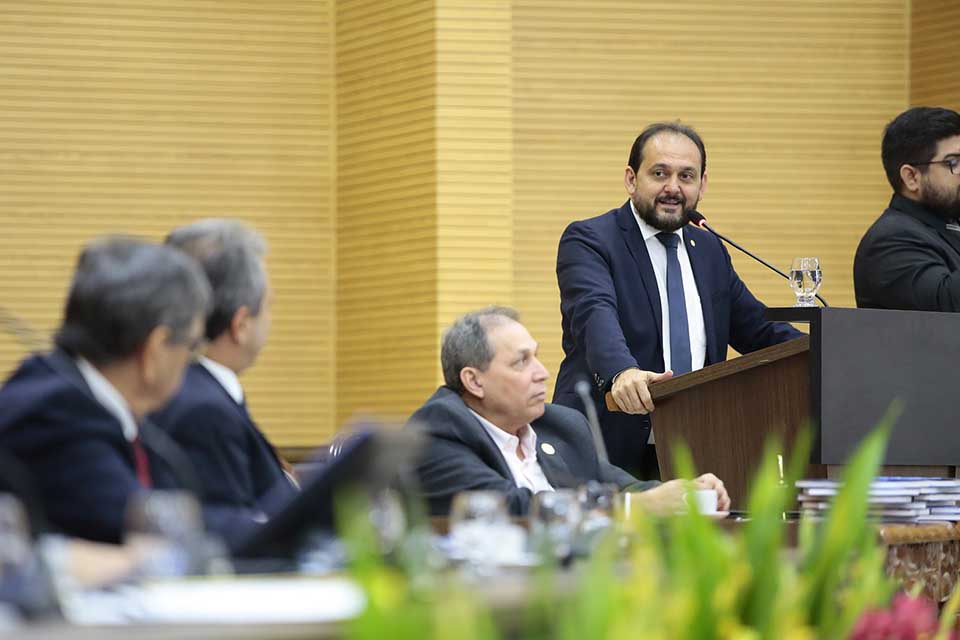 “É um resgate de parte da história”, diz presidente Laerte Gomes ao destacar trabalho dos ex-deputados