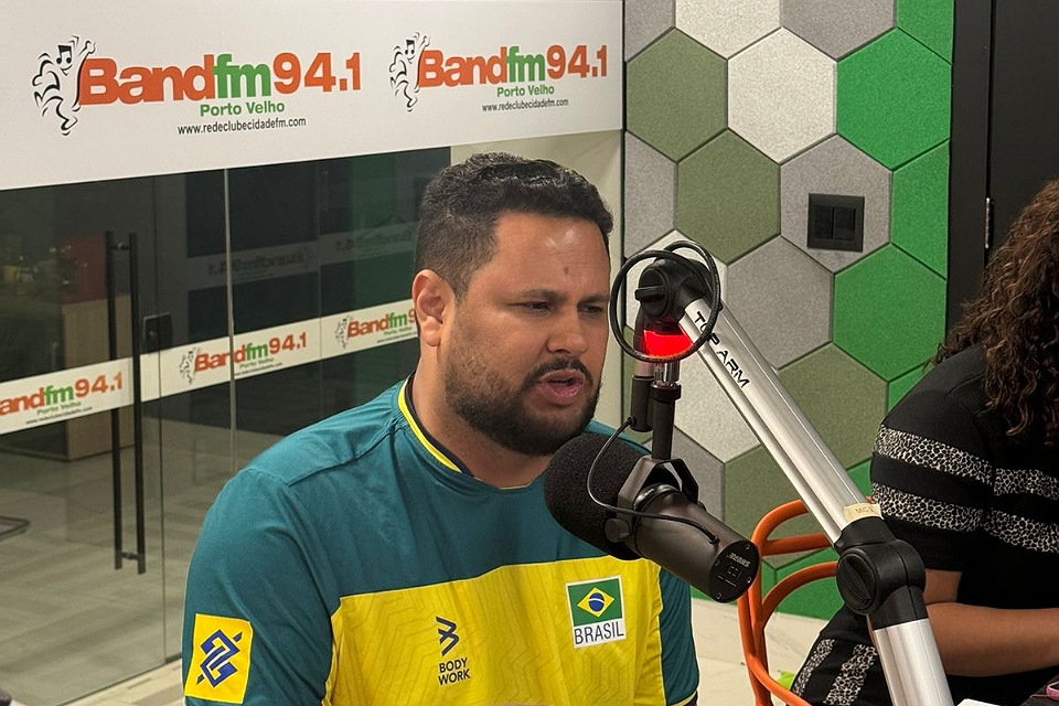 Samuel Costa apresenta propostas inovadoras para Porto Velho em entrevista à Rádio Band 94.1 FM