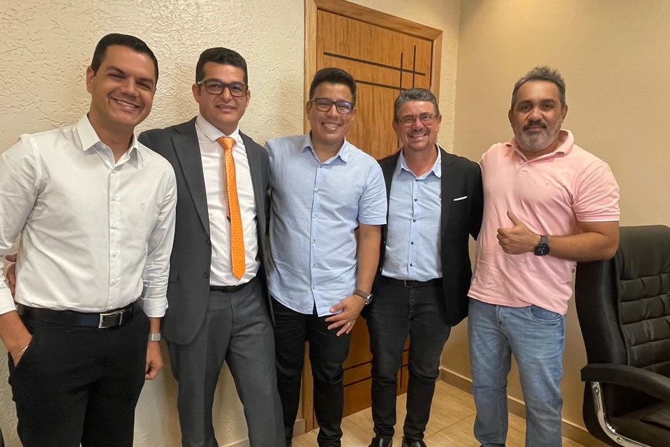 Vereador Adalto Recebe Visita do Deputado Estadual Cássio Goes e do Prefeito de Cacoal, Adailton Fúria