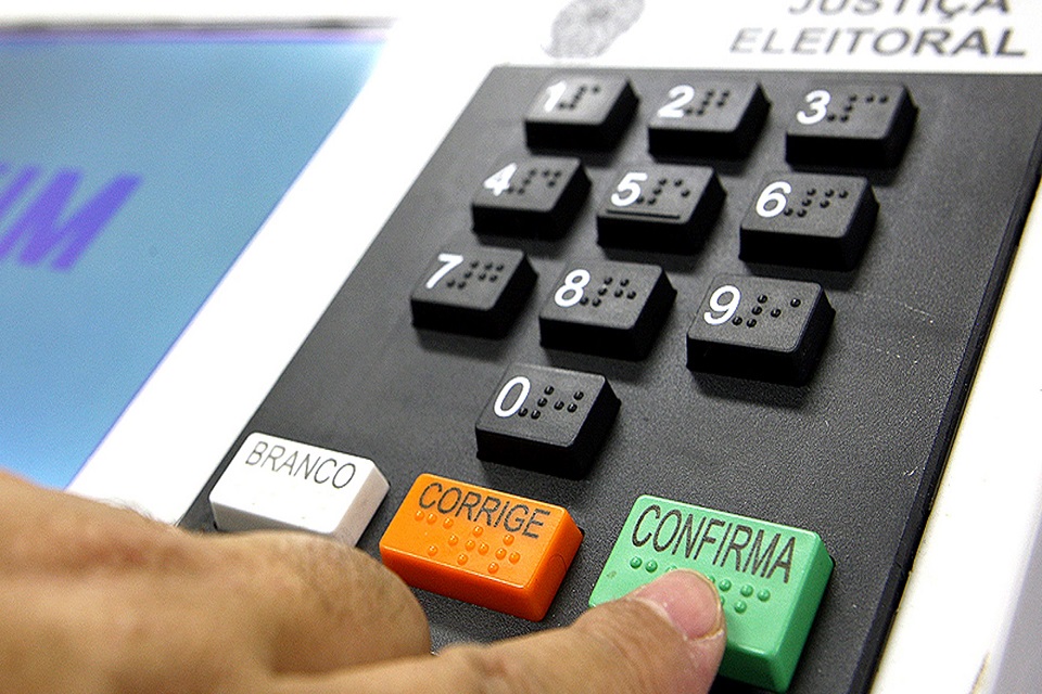 Senado deve votar adiamento das eleições na próxima terça-feira