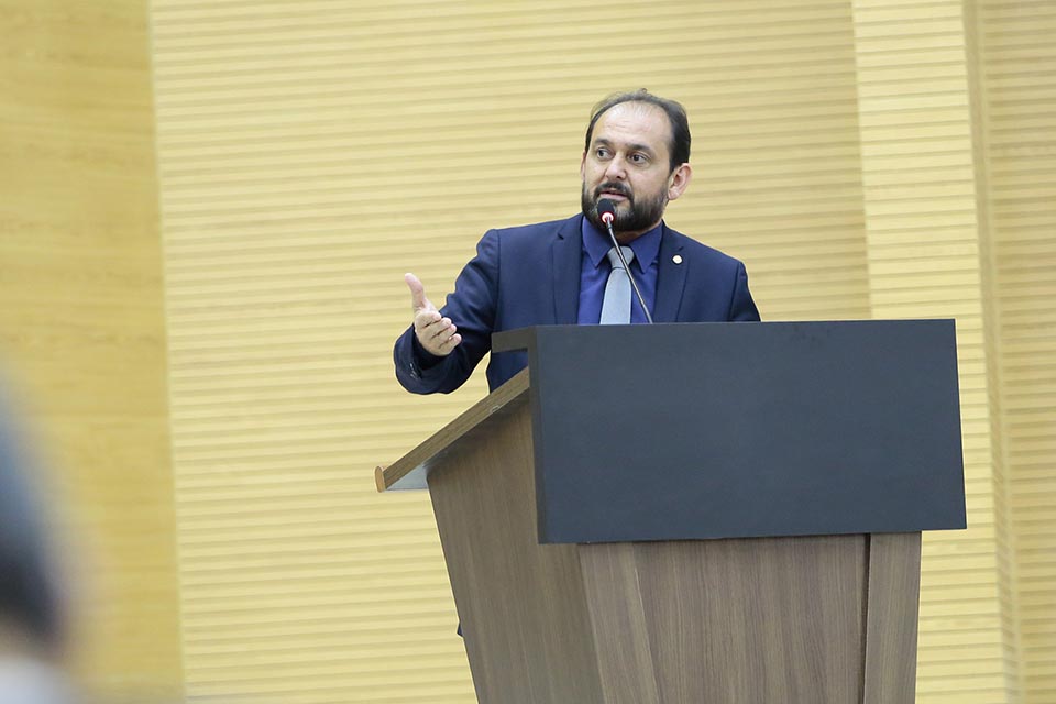 Escola do Legislativo oferece cursos a alunos especiais