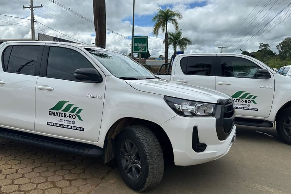 Emater de Jacinópolis recebe caminhonete nova após indicação do Delegado Lucas