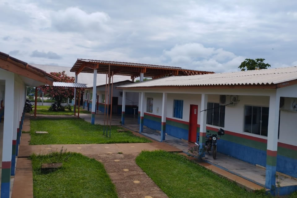 Emenda da deputada Gislaine Lebrinha financia compra de notebooks em Primavera de Rondônia