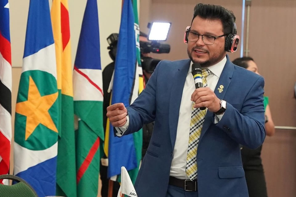 Marcelo Cruz alerta para falta de voos em Rondônia na abertura da Conferência Nacional da Unale