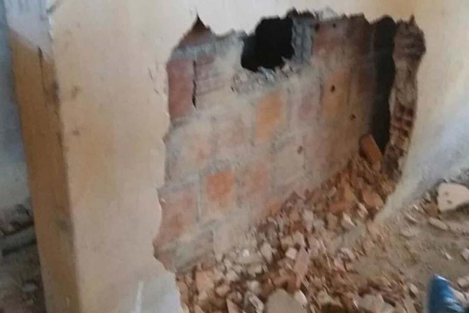 Homem mata mulher por R$ 50 e esconde corpo dentro de parede