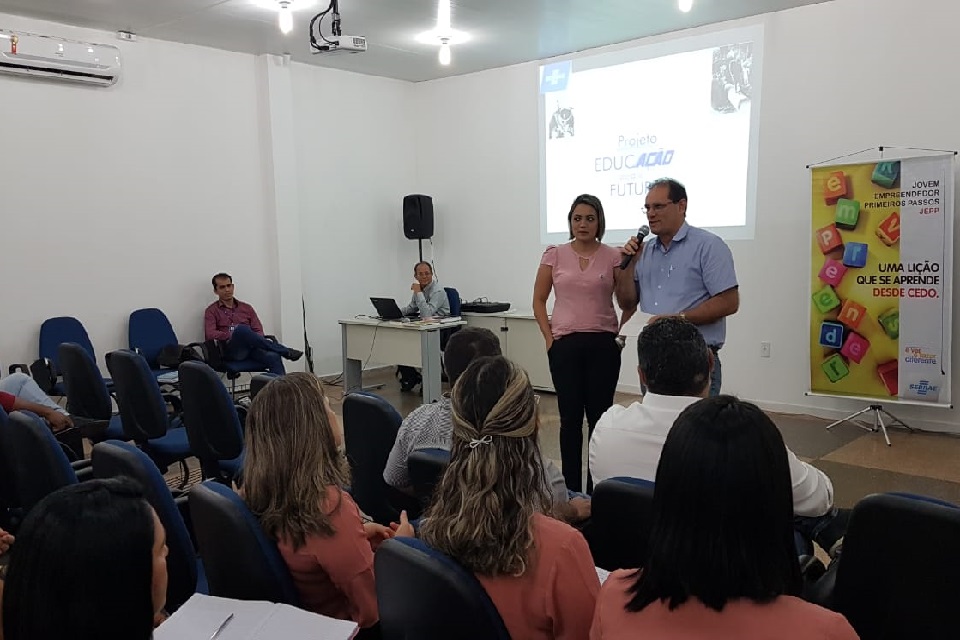 Movimento Rondônia pela Educação é discutido em reunião com gestores das Escola Municipais 