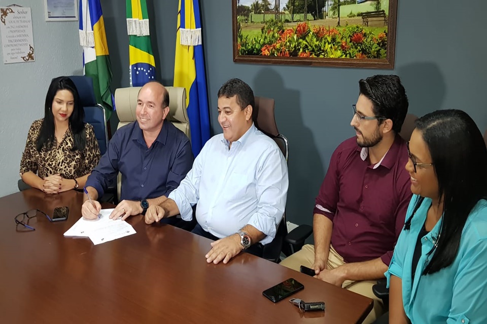 Presidente da Câmara Municipal de Porto Velho homologa concurso público e já pode convocar aprovados