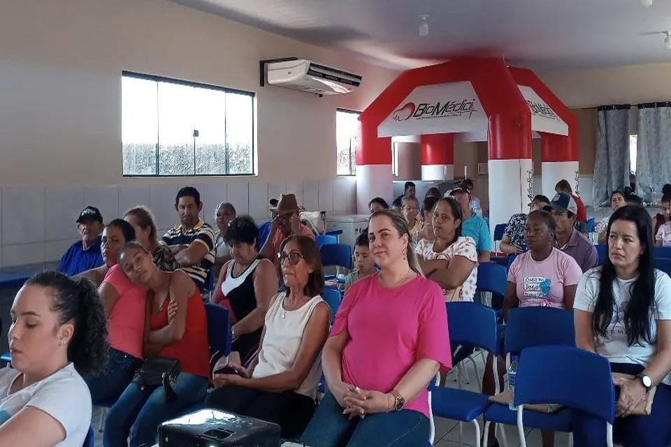 Cláudia de Jesus fala para mulheres sobre prevenção do câncer