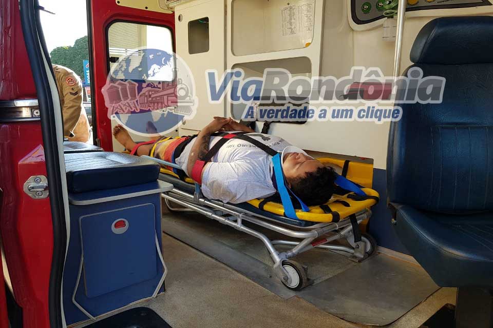 Motorista não dá seta para fazer conversão e causa acidente com moto em Porto Velho