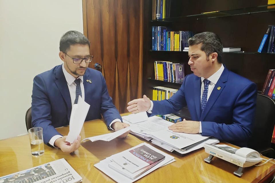 Em Brasília, deputado Anderson se reúne com senador Marcos Rogério e debate expansão de telefonia móvel para distritos de Rondônia