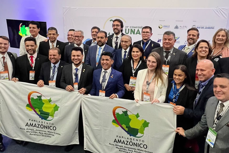 Marcelo Cruz prestigia abertura da UNALE e destaca integração entre Assembleias e Parlamento Amazônico