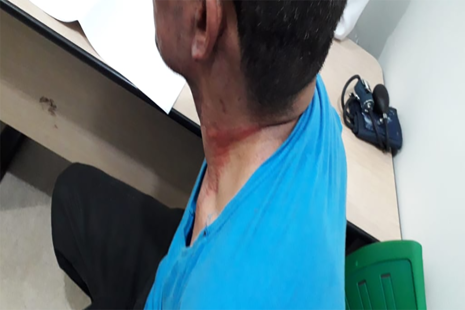 Homem coloca fogo na própria casa e grita que está possuído pelo diabo