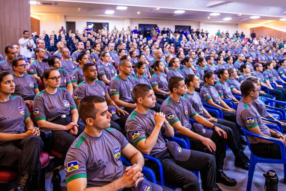 Ribeiro do Sinpol fala em concretização de sonho na aula inaugural do curso de formação da Polícia Civil