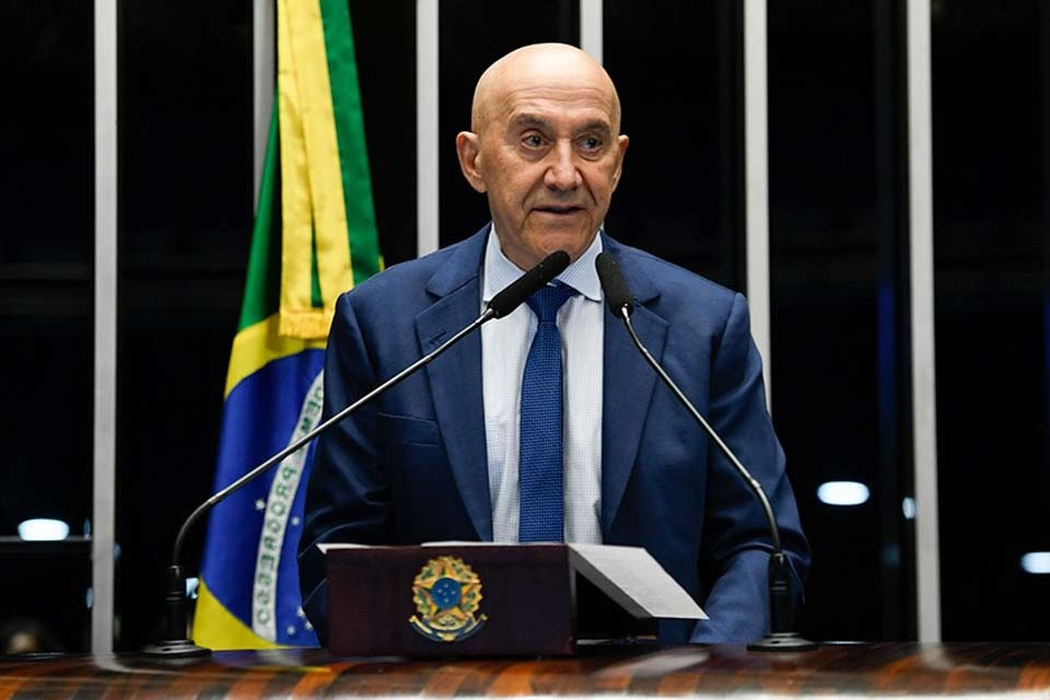 Política é coisa boa, não é coisa de bandido, não, diz senador de Rondônia em seu blog