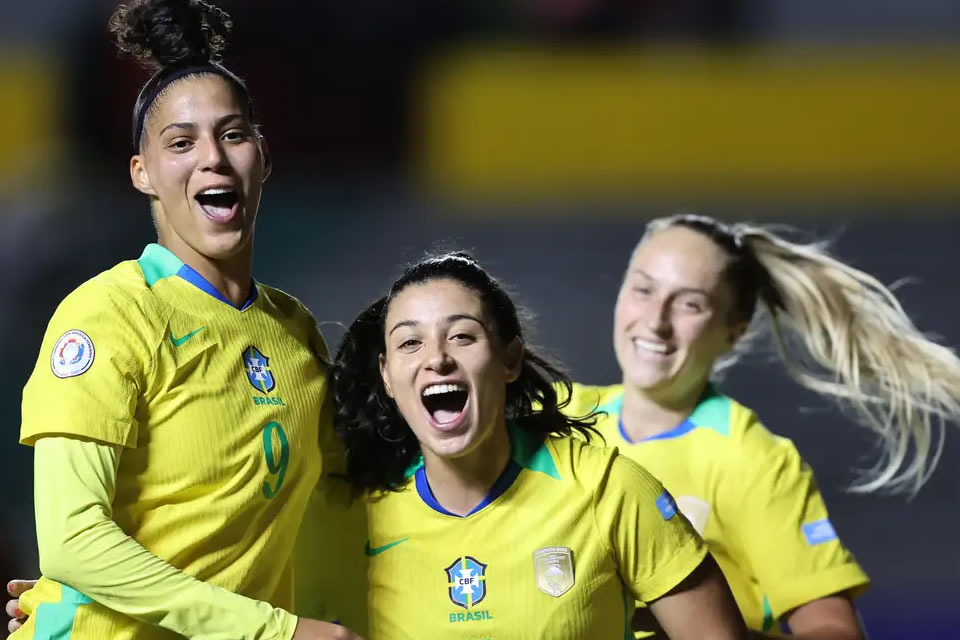 Brasil inicia Copa América com vitória de 2 a 0 sobre a Venezuela