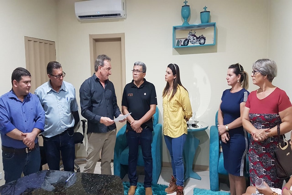 Mariana Carvalho visita Rolim de Moura e recebe demanda do prefeito Luizão do Trento