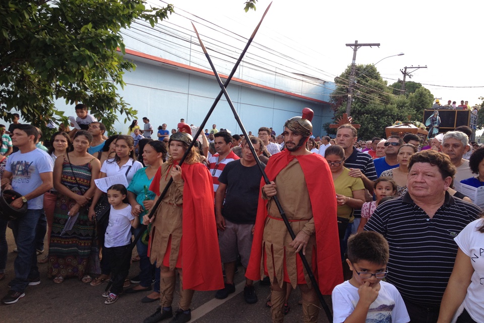 Católicos realizam procissão do Senhor Morto nesta Sexta-Feira Santa em Porto Velho