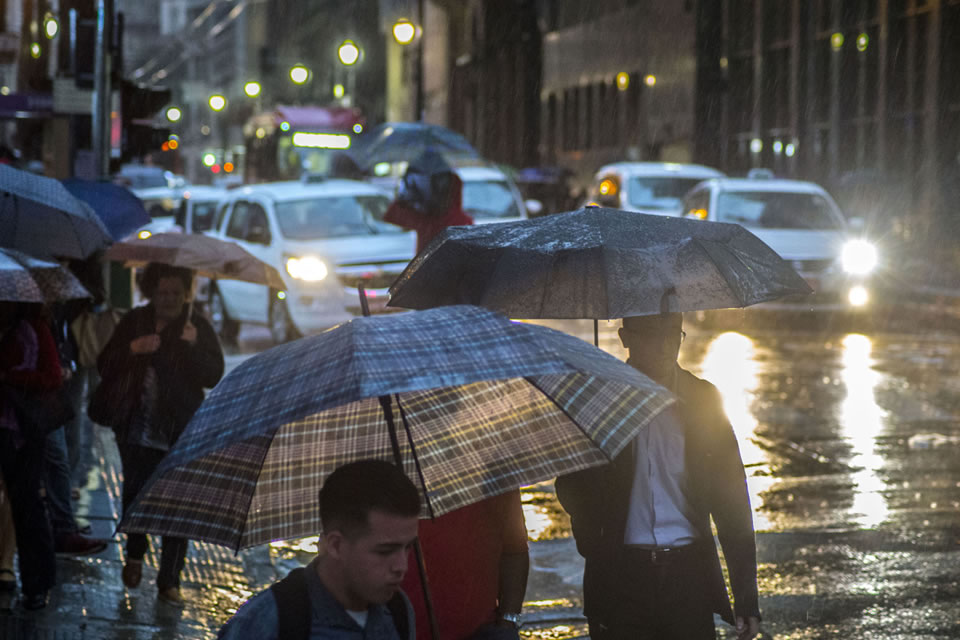 Frente fria derruba a temperatura em quase todo o país; veja a previsão