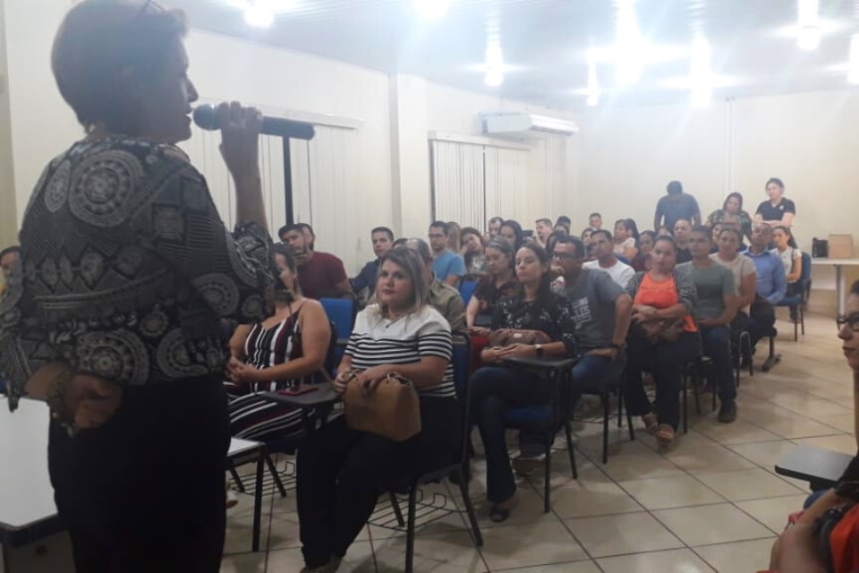 Prefeitura empossa membros do grupo de apoio que passaram no último concurso da Semed