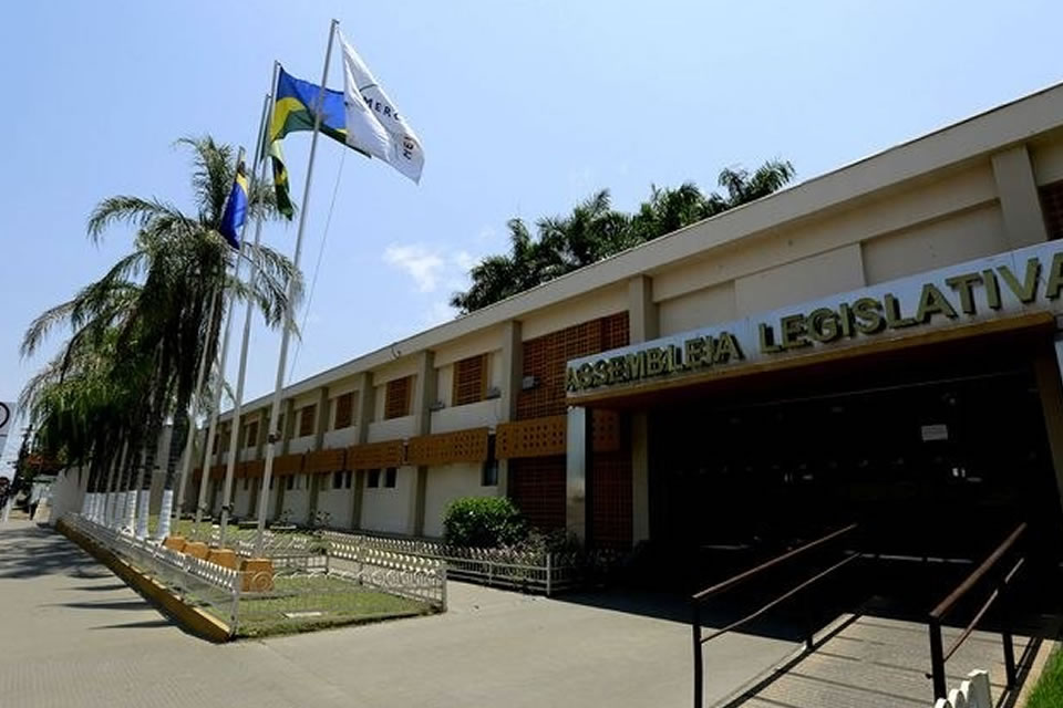 Alan Queiroz solicita capacitação de deputados estaduais e profissionais ligados ao Poder Legislativo