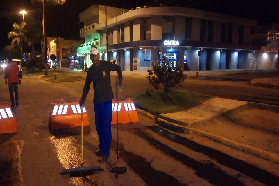 Sinalização de trânsito é realizada a noite em Vilhena: turno alternativo evita incômodos   