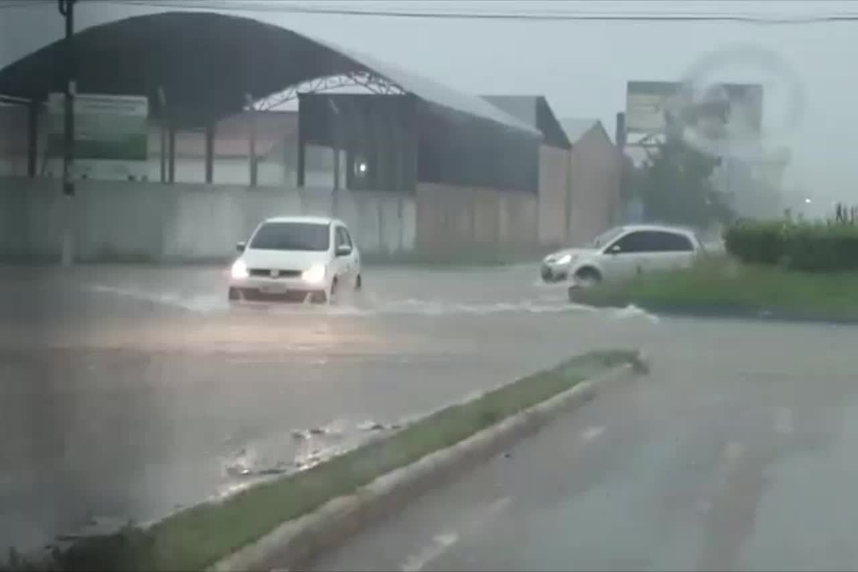 Chuva forte e céu nublado em todo estado de Rondônia nesta quarta-feira