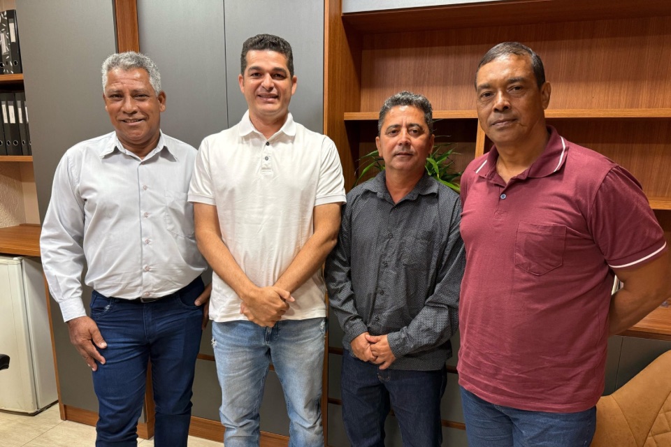 Encontro de Lideranças: Vereador Adalto recebe Políticos do Interior de Rondônia em seu gabinete