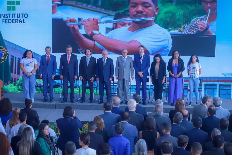 Confúcio Moura comemora a expansão dos Institutos Federais no Brasil