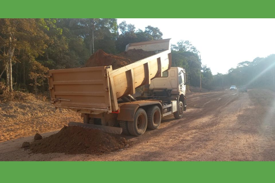 Prefeitura de Porto Velho intensifica recuperação de 26 km da linha Transpurus, na BR-319