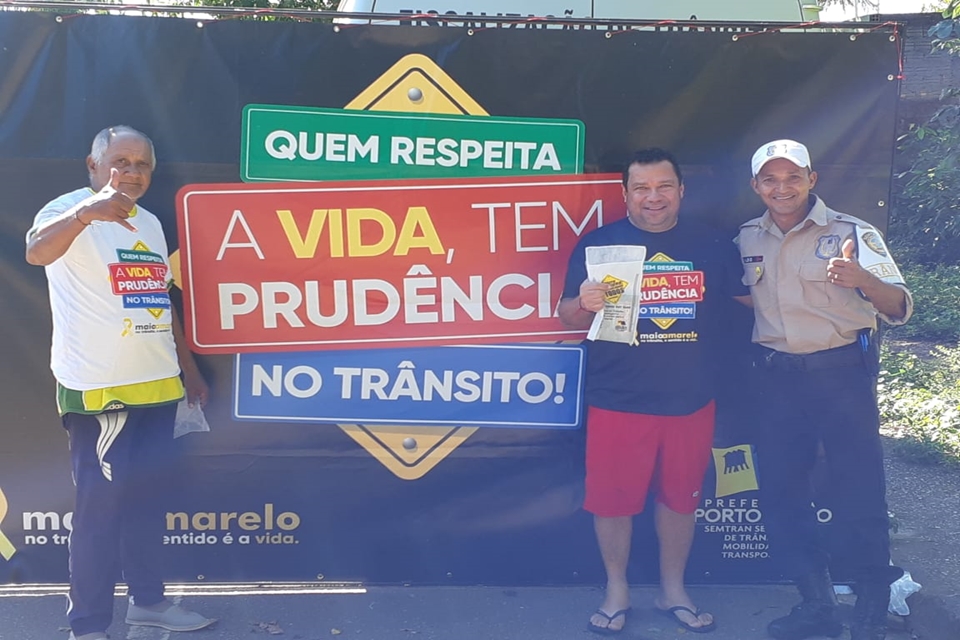 Prefeitura realiza blitz educativa na Pinheiro Machado e palestra para militares